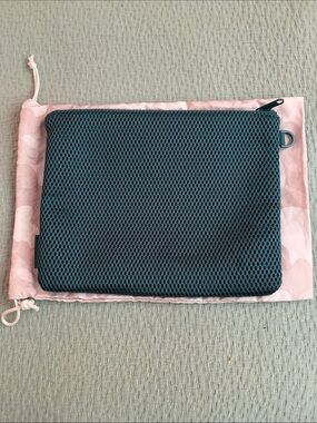 Dagne Dover large Mesh Zip Pouch in Teal